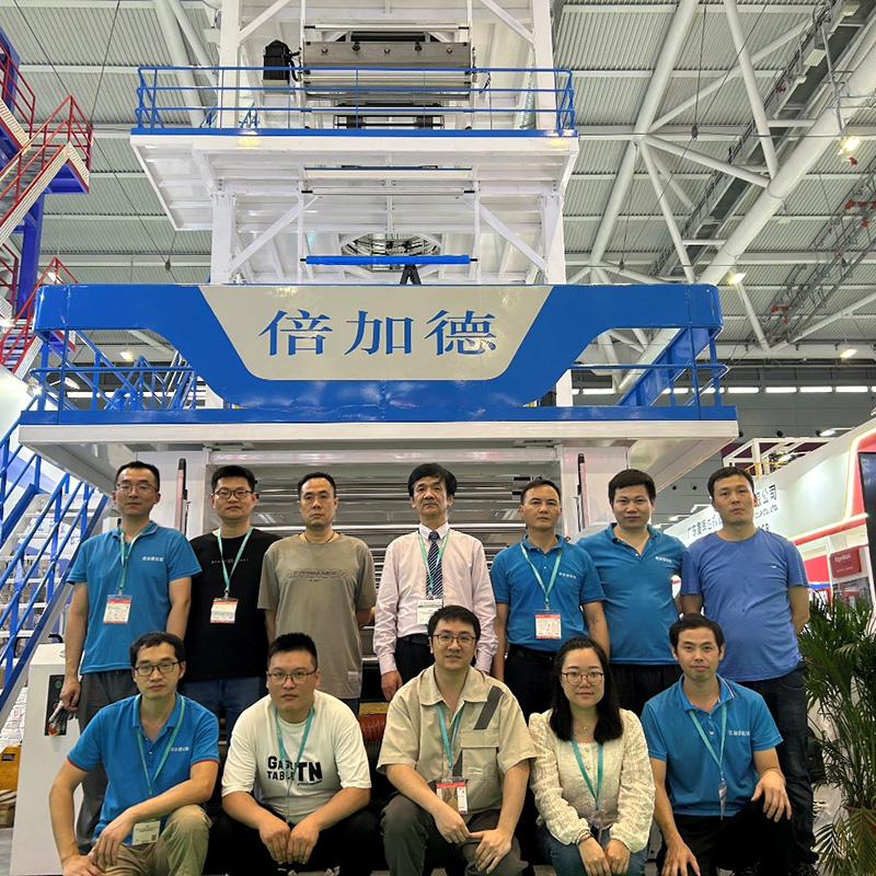 Mul-Plus Stretch Hood Tech Steals Spotlight à Chinaplas 2025